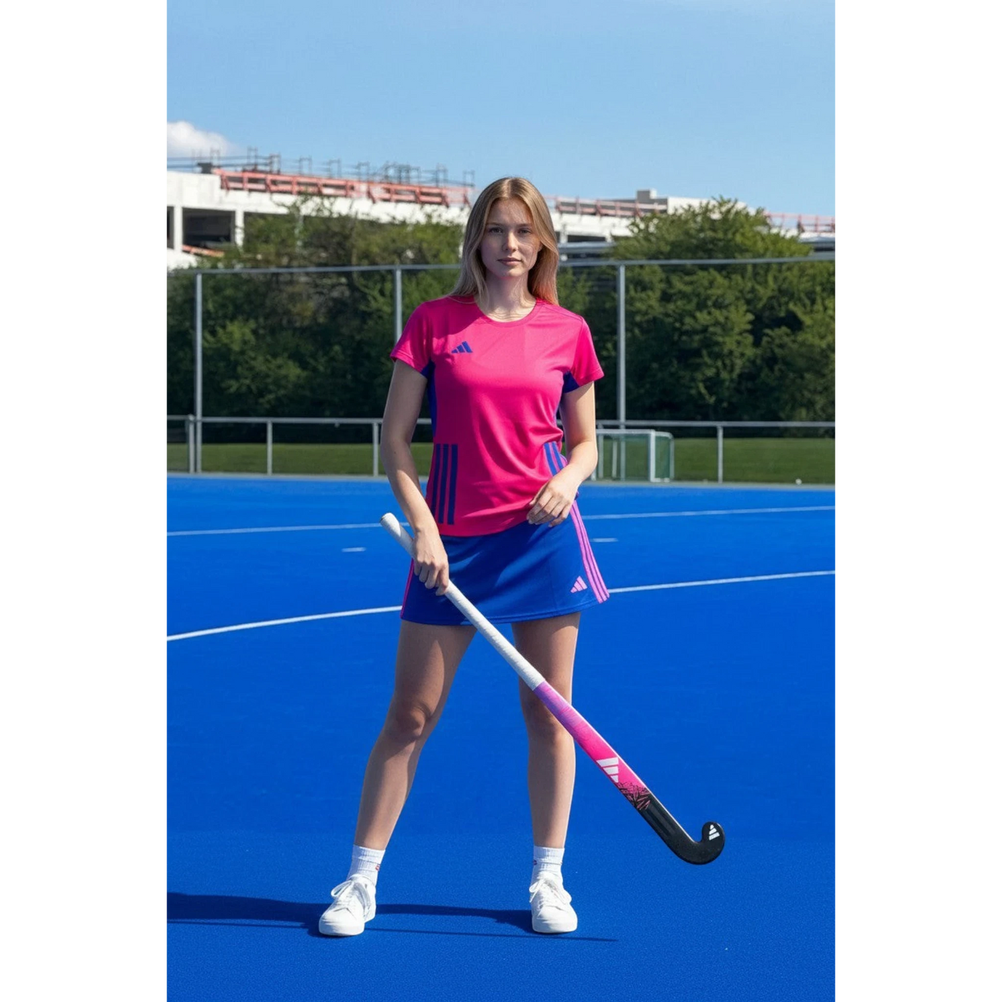 Löwen Hockeyshop adidas adizero T-Shirt in Pink und Royalblau. Kurzer Ärmel, Rundhalsausschnitt.